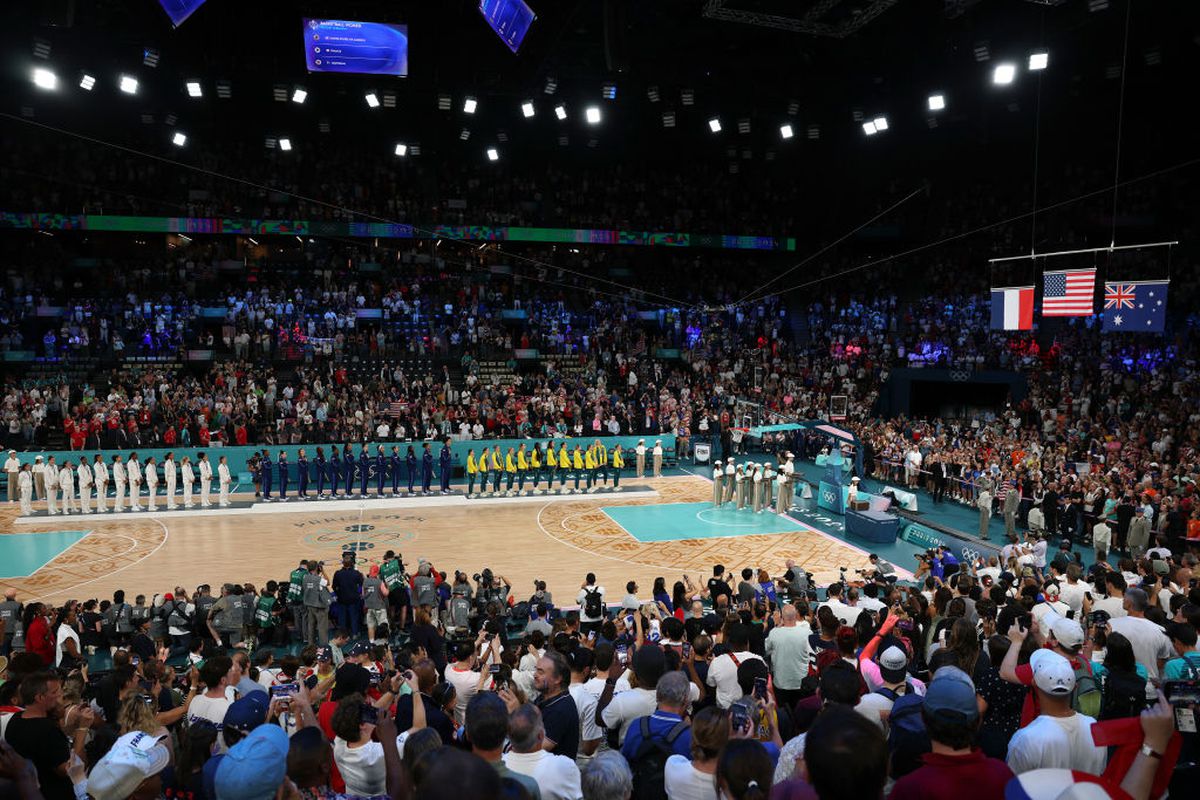 S-a terminat și ultima competiție de la Jocurile Olimpice » AURUL la baschet feminin, decis de câțiva centimetri! Sabrina Ionescu e campioană