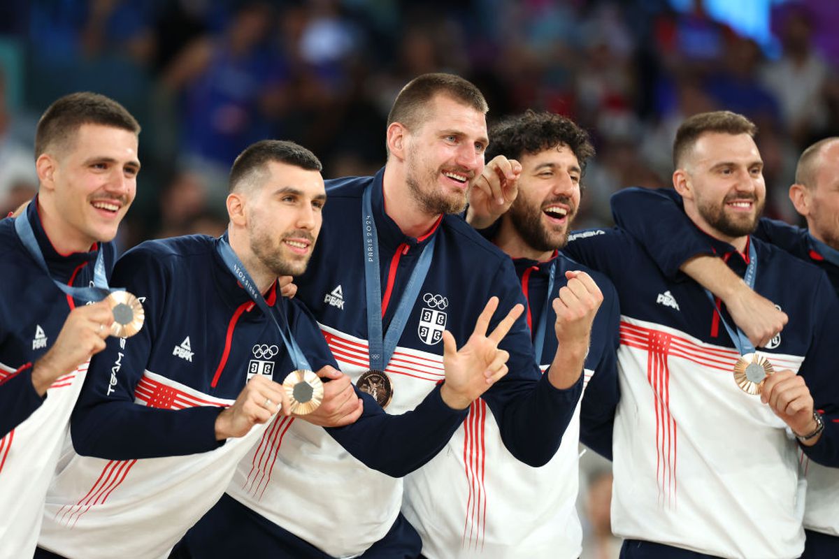 Nikola Jokic n-a mai rezistat! A petrecut cu Djokovic în fața a zeci de mii de sârbi, dar un detaliu l-a dat gata: „Oh, nu!”