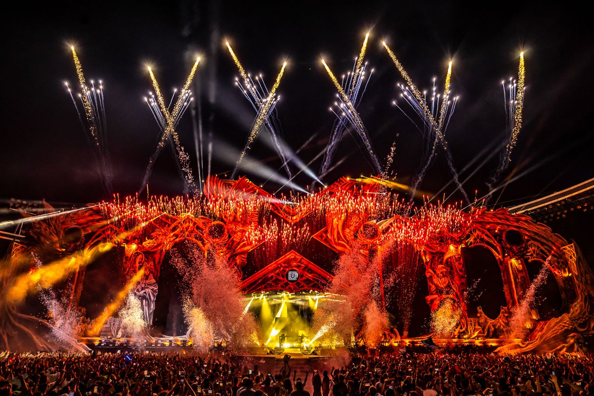 500.000 de fani au participat la ediția Untold din acest an » Cele mai tari imagini de la festivalul de pe stadionul Cluj Arena