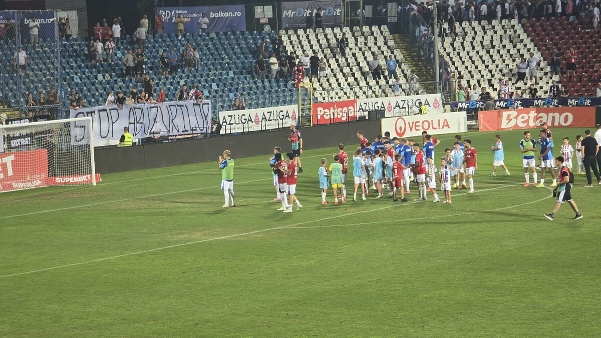 Ce s-a întâmplat la finalul partidei Oțelul Galați - Rapid. Foto: Cezar Titor (GSP)
