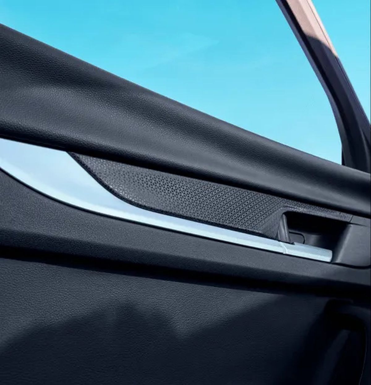 Mașina necunoscută pentru români va fi lansată în inima Europei » Vrea să se bată cu BMW și Mercedes, prețurile sunt mai mici