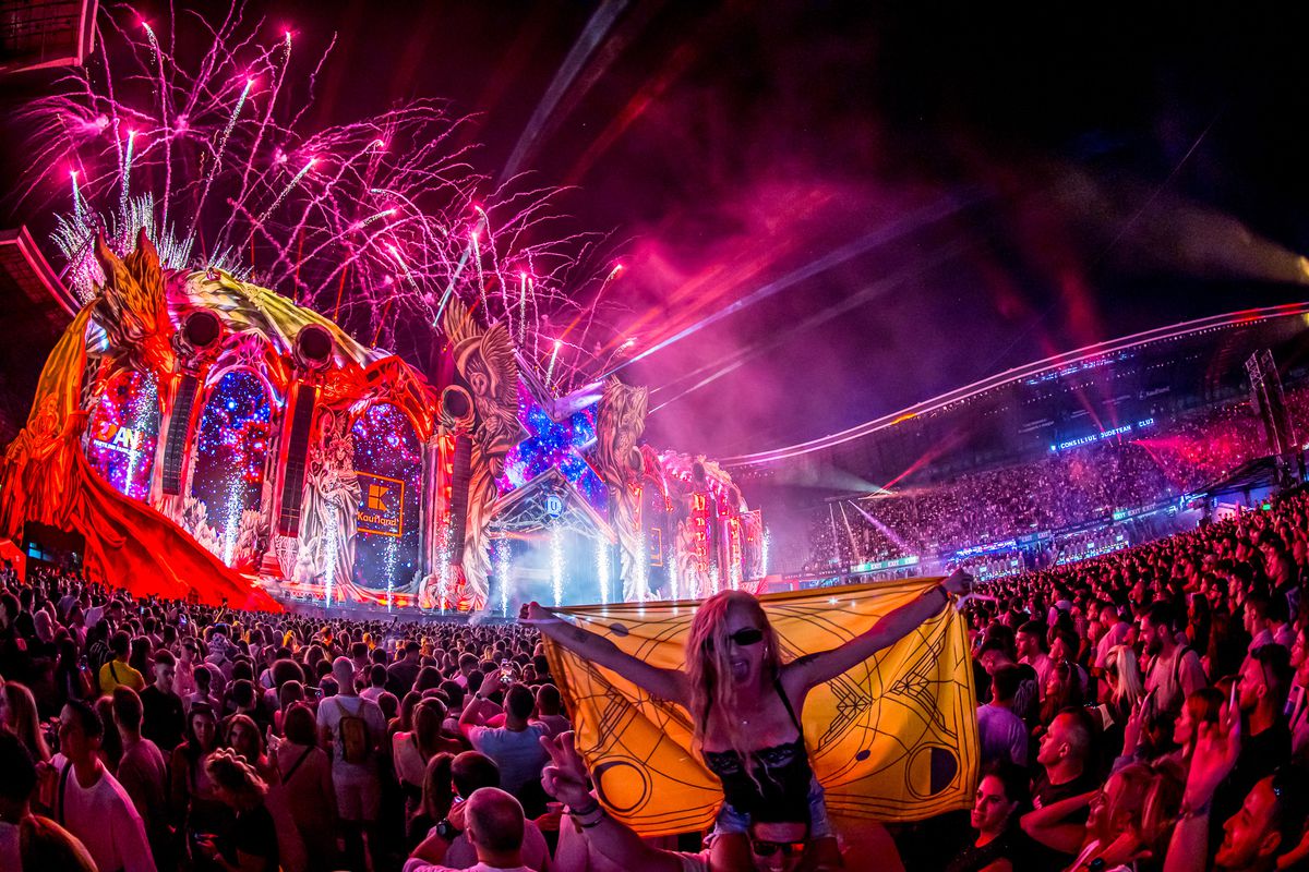 500.000 de fani au participat la ediția Untold din acest an » Cele mai tari imagini de la festivalul de pe stadionul Cluj Arena