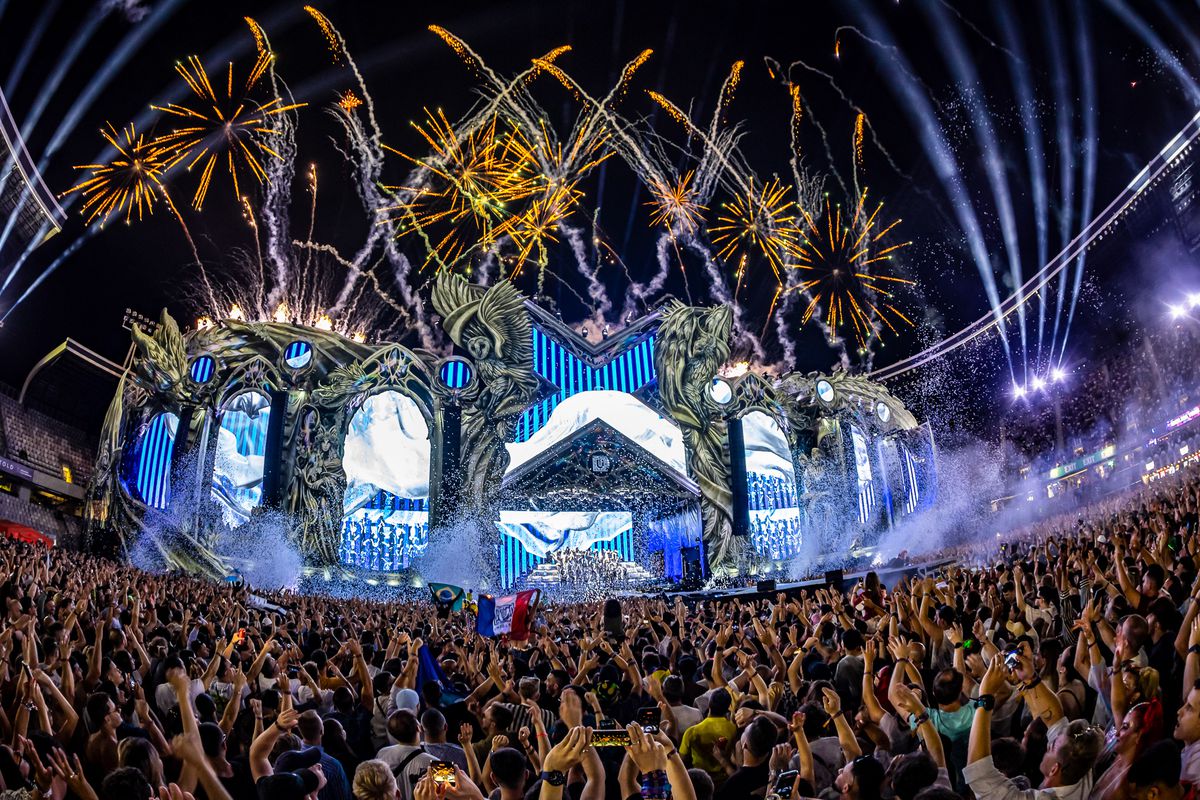 500.000 de fani au participat la ediția Untold din acest an » Cele mai tari imagini de la festivalul de pe stadionul Cluj Arena