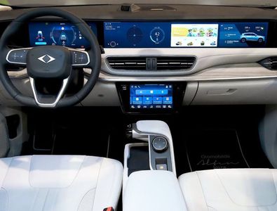 Mașina necunoscută pentru români va fi lansată în inima Europei » Vrea să se bată cu BMW și Mercedes, prețurile sunt mai mici