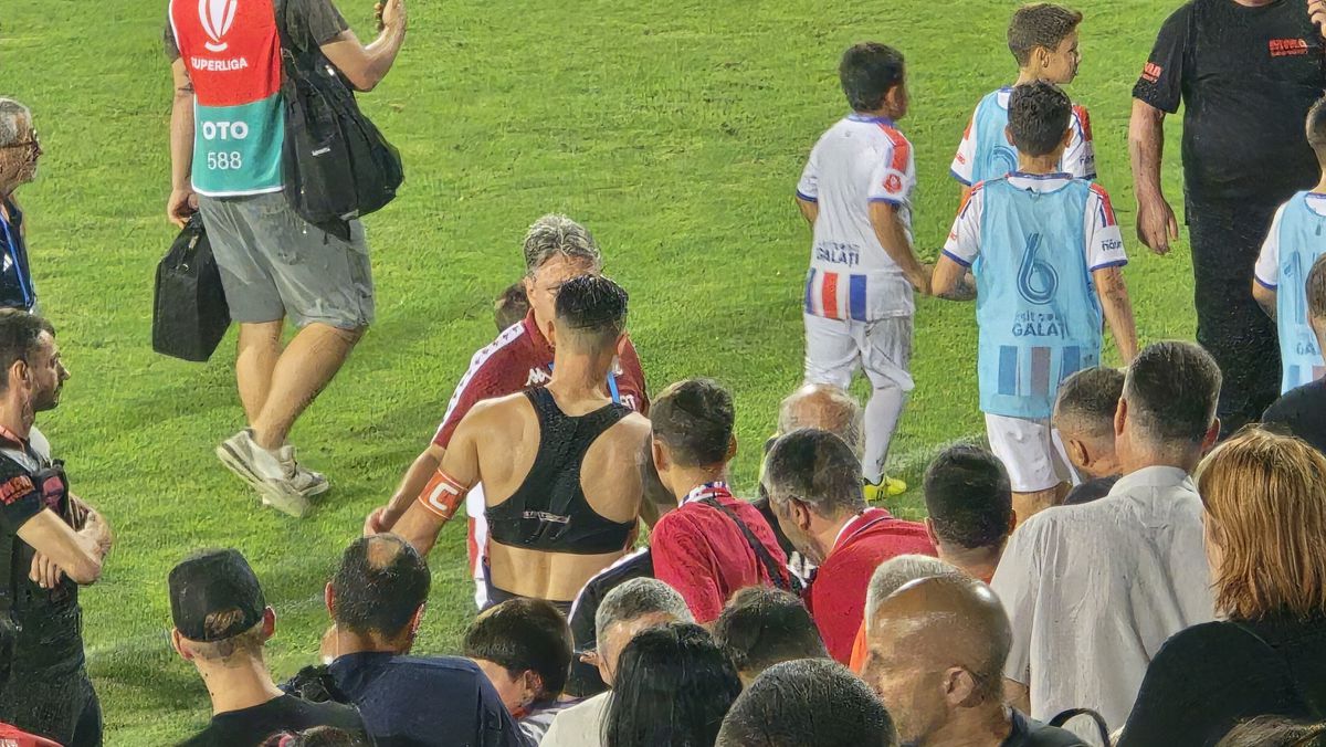 Ce s-a întâmplat la finalul partidei Oțelul Galați - Rapid. Foto: Cezar Titor (GSP)