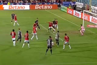 Scandal în Oțelul - Rapid » Giuleștenii au cerut penalty, arbitrul nu a mers la VAR! Verdictul specialistului: „Ce vrei mai mult?”