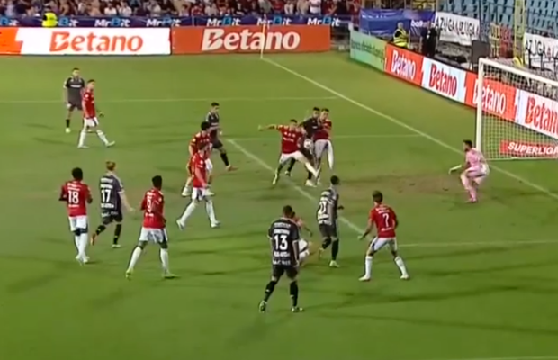 Scandal în Oțelul - Rapid » Giuleștenii au cerut penalty, arbitrul nu a mers la VAR! Verdictul specialistului: „Ce vrei mai mult?”