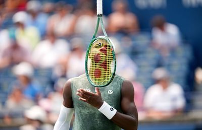 Nu e cel mai bine clasat american, ci cel mai popular: numele lui a apărut recent în două piese rap