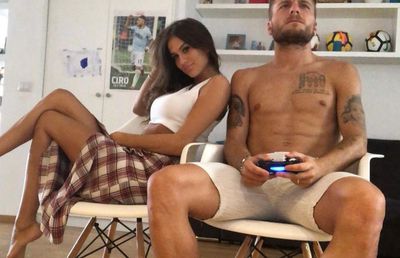 FOTO&VIDEO Haios » Ciro Immobile voia să testeze noul FIFA 2020, dar soția avea alte planuri: imagini HOT