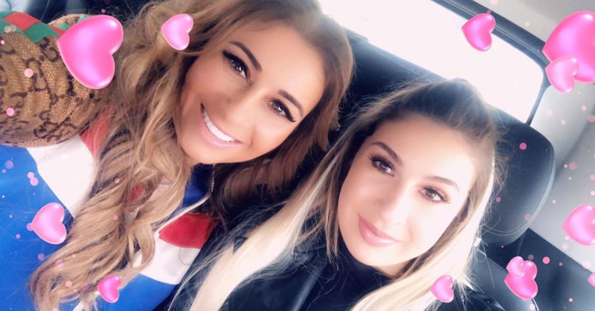 Sarah Dumitrescu, asaltată de fani în Congo! Isterie în tribune după ce și-a dat tricoul jos