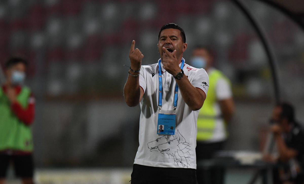 DINAMO - FC BOTOȘANI 1-1. Cosmin Contra sare la gâtul lui Marius Avram: „A fost un arbitraj șmecheresc!” » Veste uriașă pentru jucători