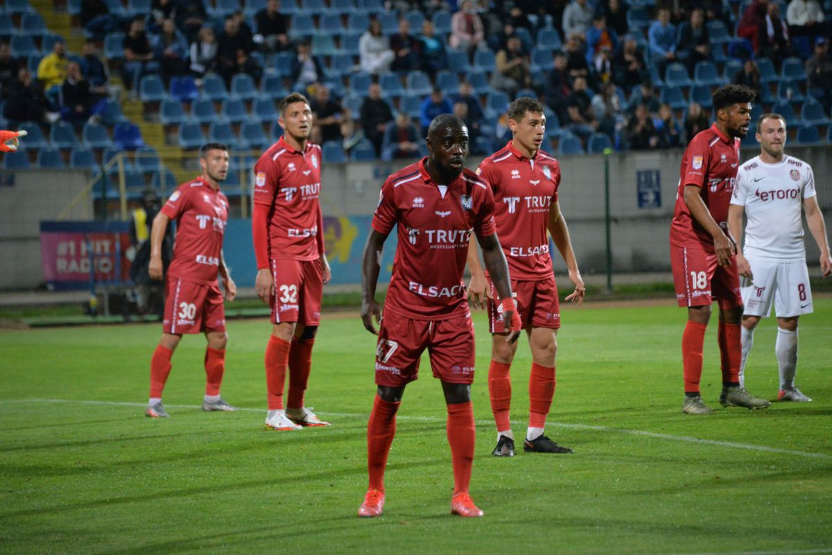 Denis Alibec la Untold, CFR Cluj învinsă la FC Botoșani » Fotografia care i-a iritat pe fani: „Cică accidentat”