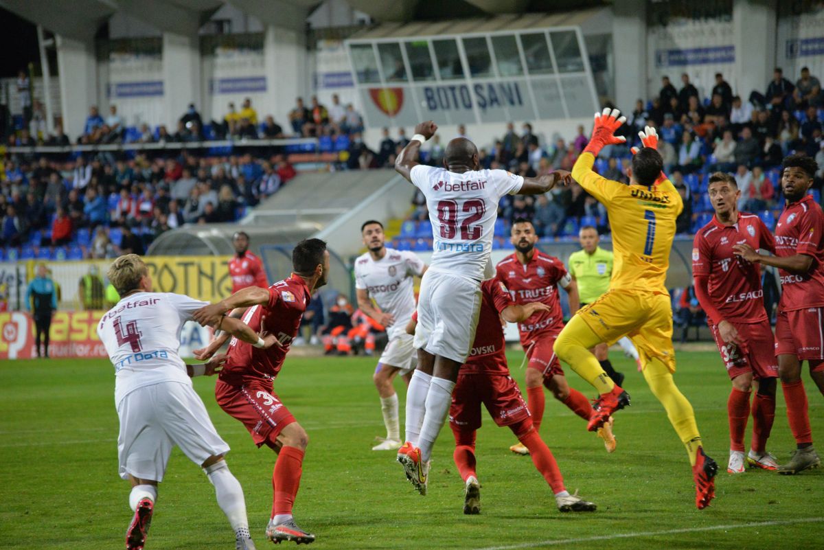 Denis Alibec la Untold, CFR Cluj învinsă la FC Botoșani » Fotografia care i-a iritat pe fani: „Cică accidentat”