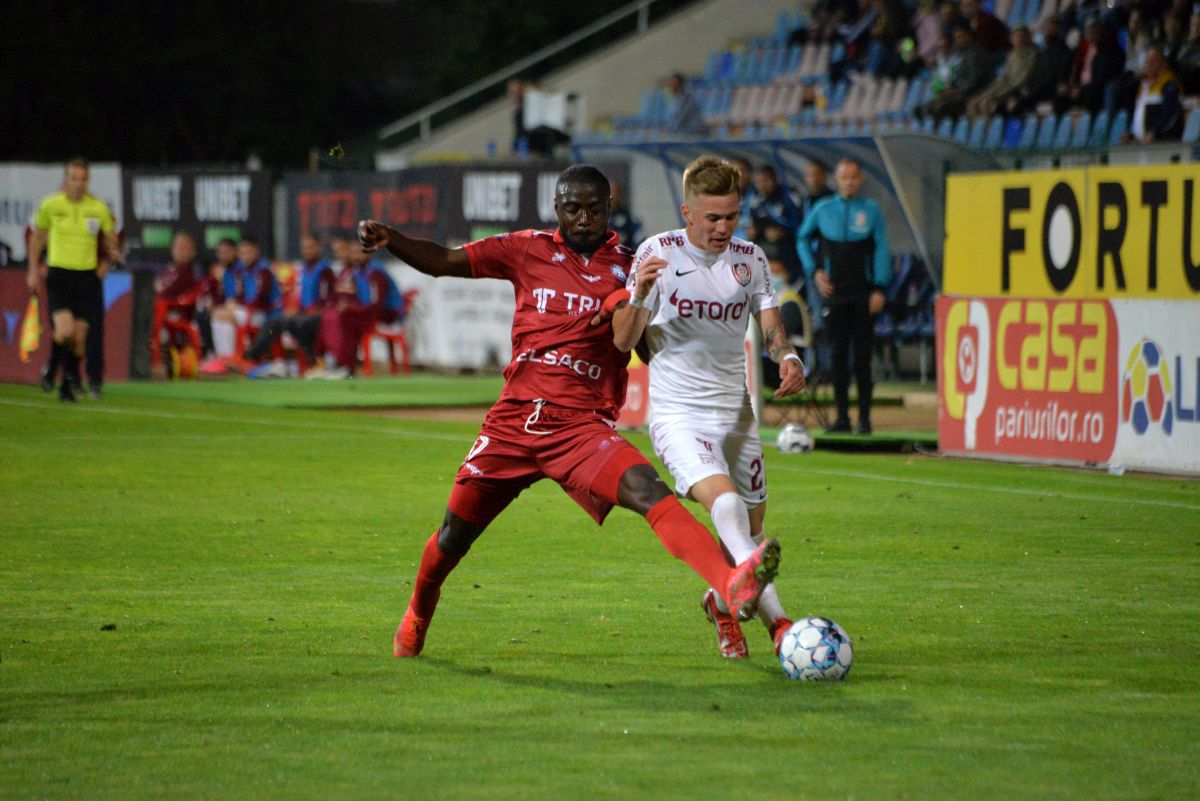 Denis Alibec la Untold, CFR Cluj învinsă la FC Botoșani » Fotografia care i-a iritat pe fani: „Cică accidentat”