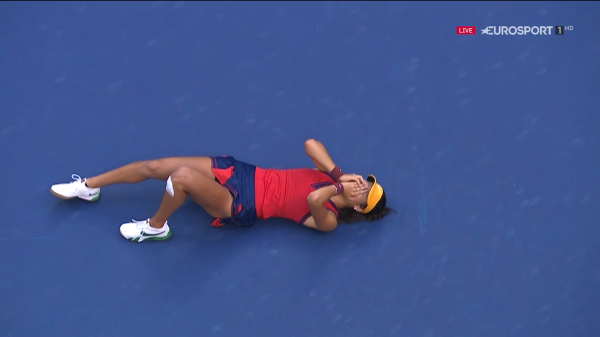 Imagine rară: Emma Răducanu, în brațele tatălui român, după victoria istorică de la US Open