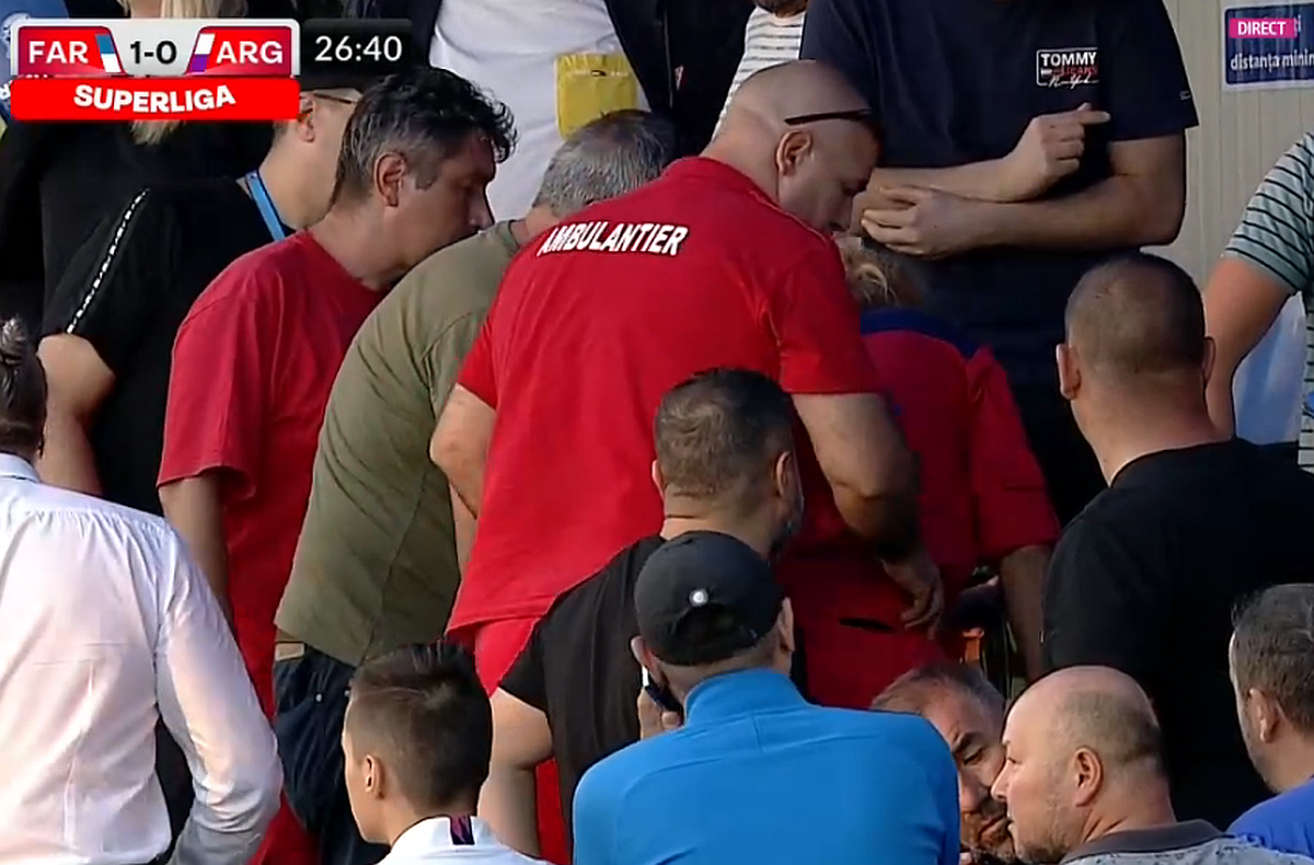 Momente de panică la Farul - FC Argeș, întrerupt timp de 8 minute » Medicii de pe ambulanță au intervenit de urgență la tribuna a 2-a