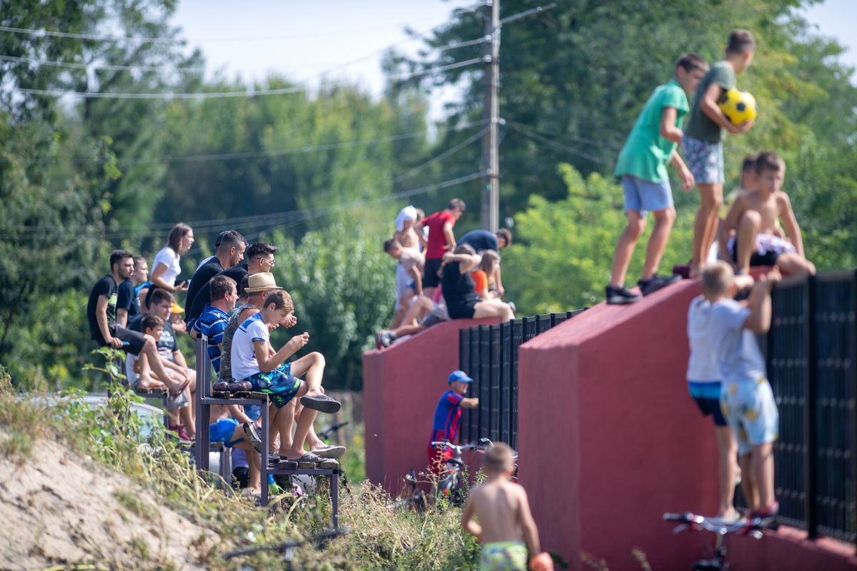 Despre fotbal, criză economică și educație sexuală la Orbeasca - Botoroaga: „Nu mi-e frică de niciun război!” + „Noi ținem și cu Steaua, și cu FCSB”