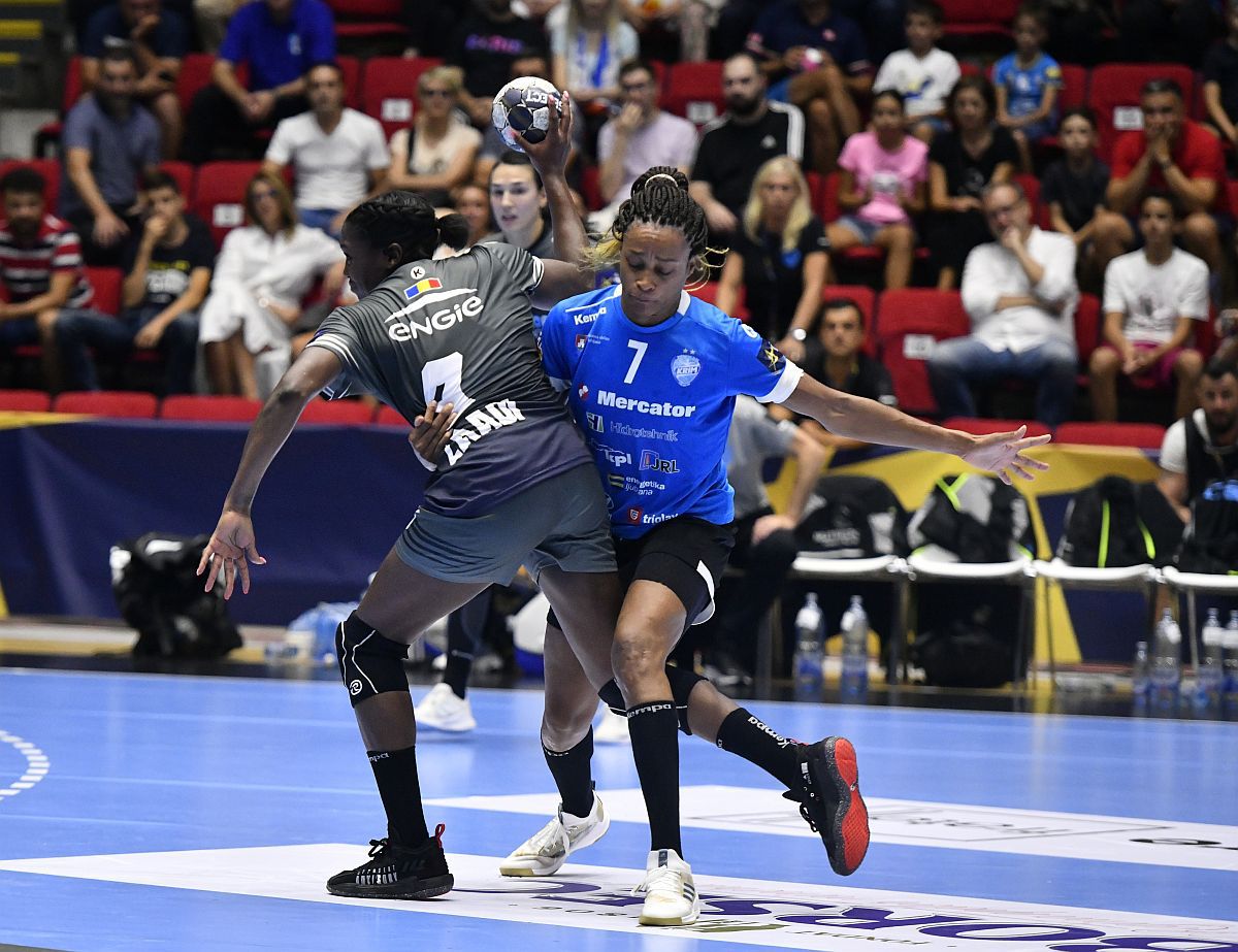 CSM București răstoarnă tabela după pauză și o învinge pe Krim, la debutul în Liga Campionilor