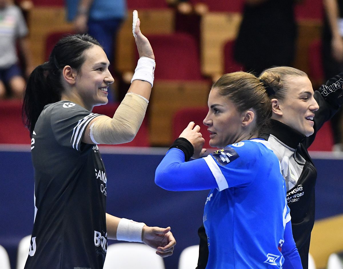 CSM București răstoarnă tabela după pauză și o învinge pe Krim, la debutul în Liga Campionilor