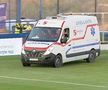 Farul - FC Argeș, probleme pentru un spectator. Ambulanța pe teren