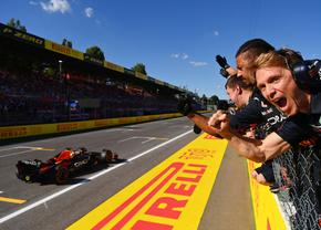 Max Verstappen se impune la Monza, după un week-end haotic » Încă o revenire de senzație a campionului mondial!