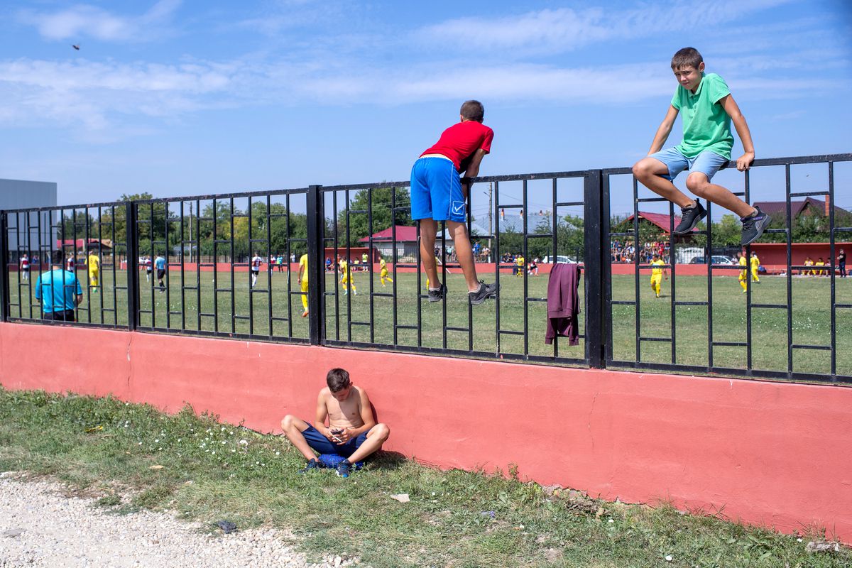 Despre fotbal, criză economică și educație sexuală la Orbeasca - Botoroaga: „Nu mi-e frică de niciun război!” + „Noi ținem și cu Steaua, și cu FCSB”