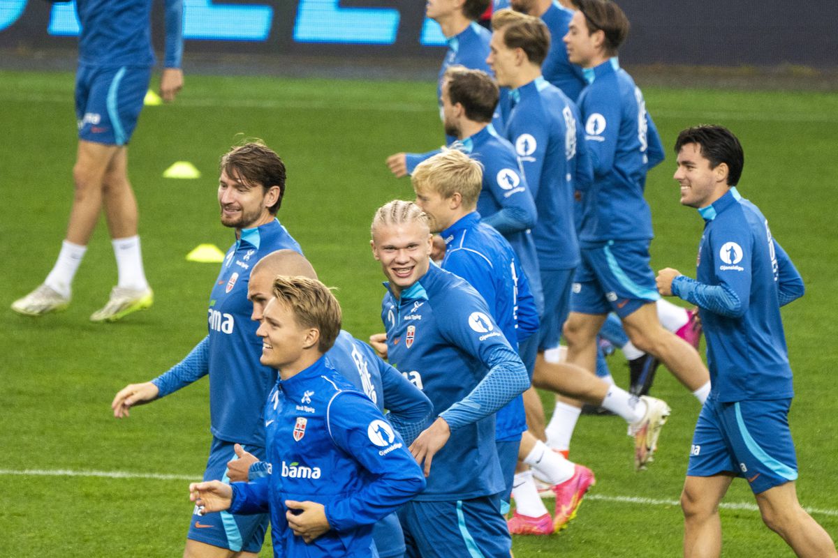 A văzut la Pușcaș? :) Cu ce look s-a afișat Haaland la antrenamentele Norvegiei