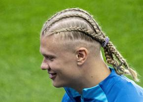A văzut la Pușcaș? :) Cu ce look s-a afișat Haaland la antrenamentele Norvegiei