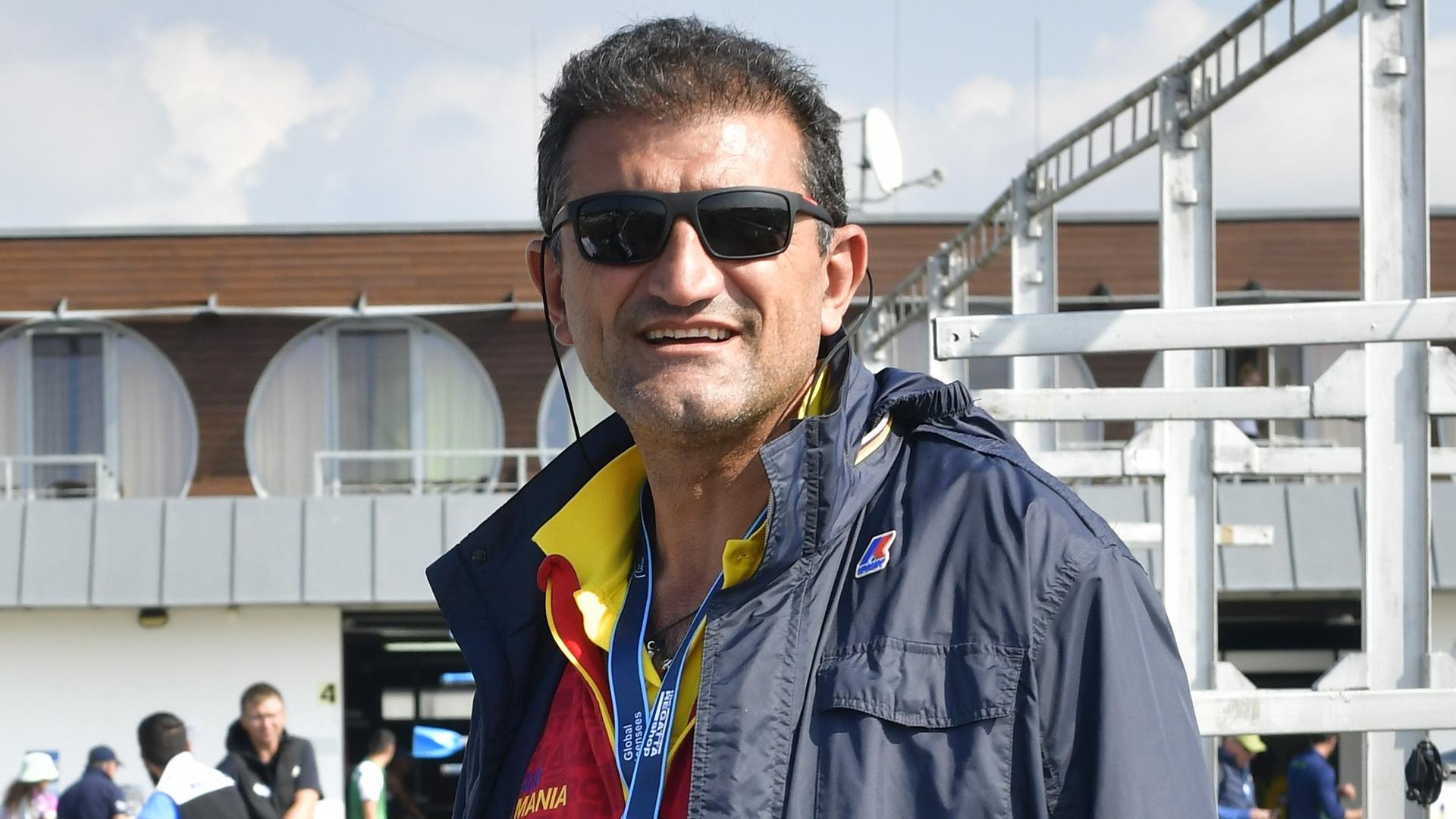 Antonio Colamonici discutând cu avocatul său în birou, pregătind apărarea în proces Dinamo Colamonici privind litigiu premieri olimpici la canotaj. | sursa foto: Gazeta Sporturilor
