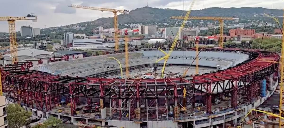 Imagini de la reconstrucția stadionului Camp Nou