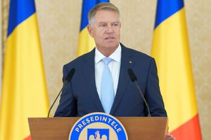 Gafă INCREDIBILĂ a președintelui Klaus Iohannis la ceremonia de decorare a sportivilor medaliați la Jocurile Olimpice și Paralimpice de la Paris! A citit greșit de pe foaie