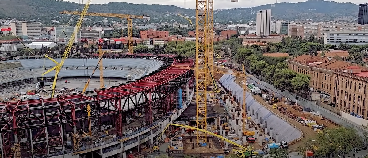 Imagini de la reconstrucția stadionului Camp Nou