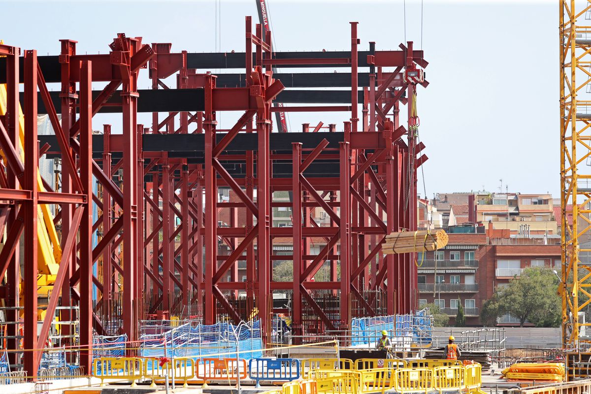 Imagini de la reconstrucția stadionului Camp Nou