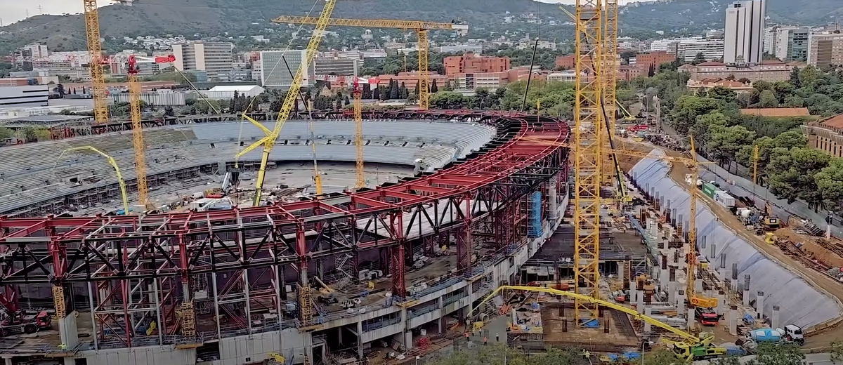 Imagini de la reconstrucția stadionului Camp Nou