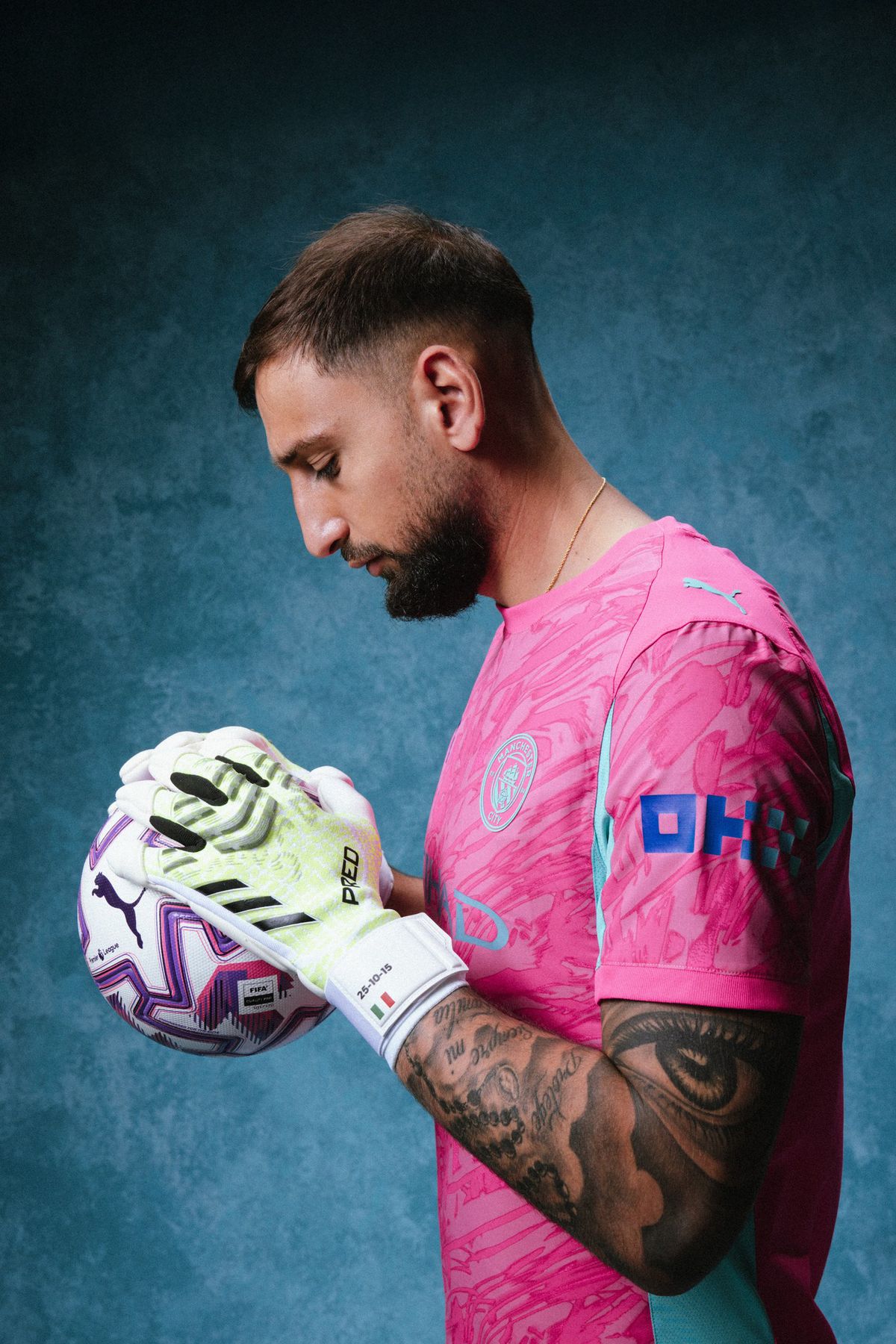 Gianluigi Donnarumma, prezentat de Manchester City