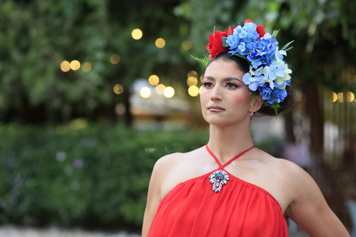 Simona Radiș și Sabrina Voinea, ravisante pe podiumul de la Bukarest Fashion Week: „Îmi dau lacrimile!” + Cu ce vedete s-au întâlnit în culise