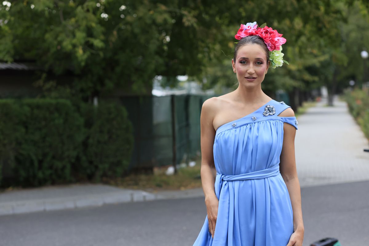 Simona Radiș și Sabrina Voinea, ravisante pe podiumul de la Bukarest Fashion Week: „Îmi dau lacrimile!” + Cu ce vedete s-au întâlnit în culise