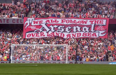 Decizie șocantă a unui judecător londonez » Rivalitățile fotbalistice între angajați „strică armonia la serviciu”!