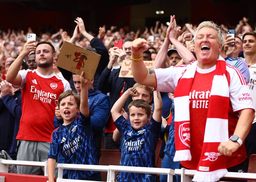 Decizie șocantă a unui judecător londonez » Rivalitățile fotbalistice între angajați „strică armonia la serviciu”!