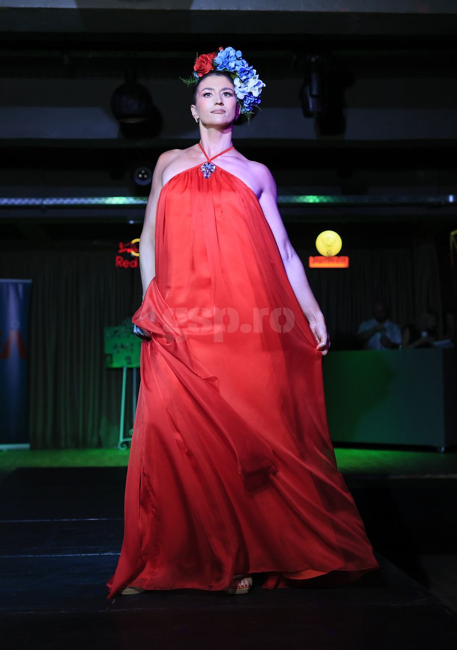 Fetele de aur Simona Radiș și Ancuța Bodnar, încântătoare pe podiumul de modă: „Prințesă!”