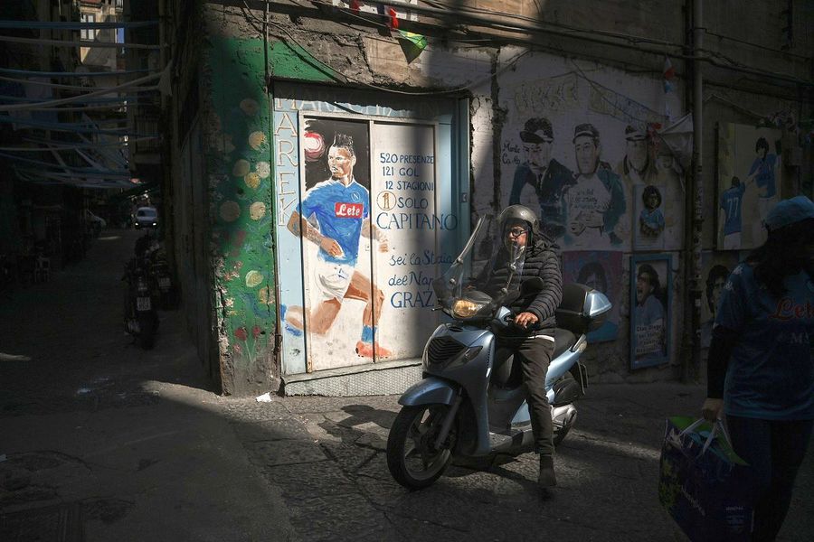 Mural cu Marek Hamsik în Napoli. Foto: Gettyimages De la copilul dator la „Regele prosecco-ului” » Cum s-a reinventat Marek Hamsik după retragere