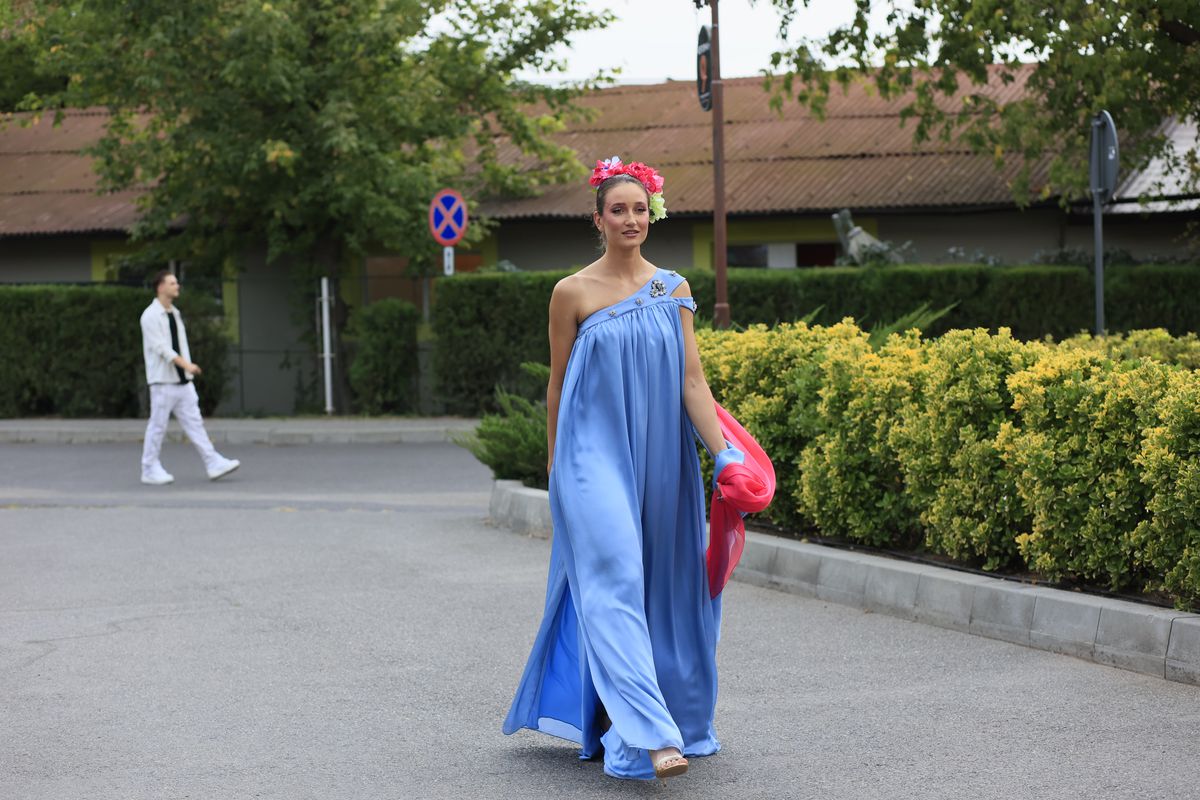 Fetele de aur Simona Radiș și Ancuța Bodnar, încântătoare pe podiumul de modă: „Prințesă!”