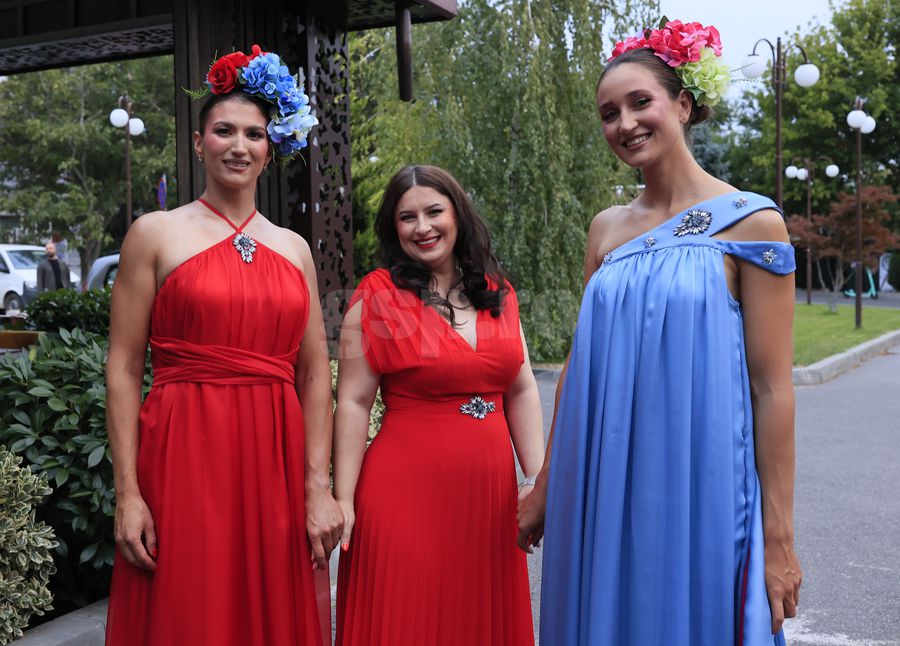 Fetele de aur Simona Radiș și Ancuța Bodnar, încântătoare pe podiumul de modă: „Prințesă!”