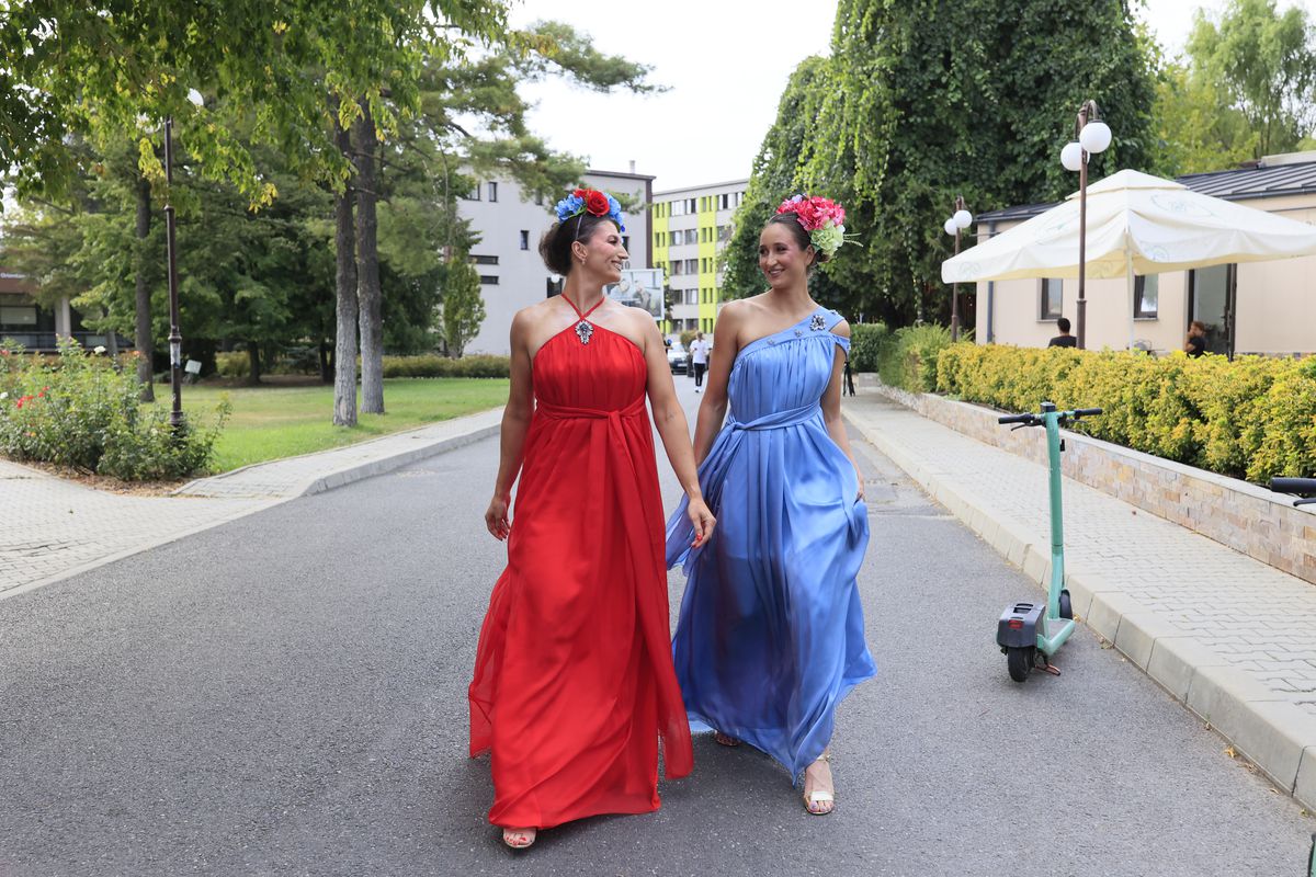 Fetele de aur Simona Radiș și Ancuța Bodnar, încântătoare pe podiumul de modă: „Prințesă!”