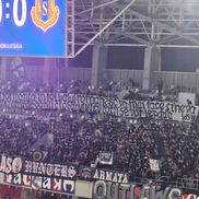 Suporterii „militarilor” în acțiune, la Steaua - ASA Târgu Mureș / FOTO: GSP