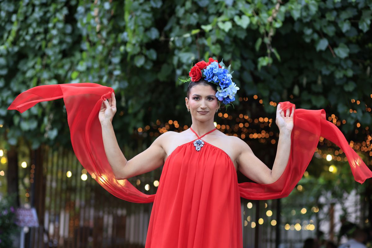 Fetele de aur Simona Radiș și Ancuța Bodnar, încântătoare pe podiumul de modă: „Prințesă!”