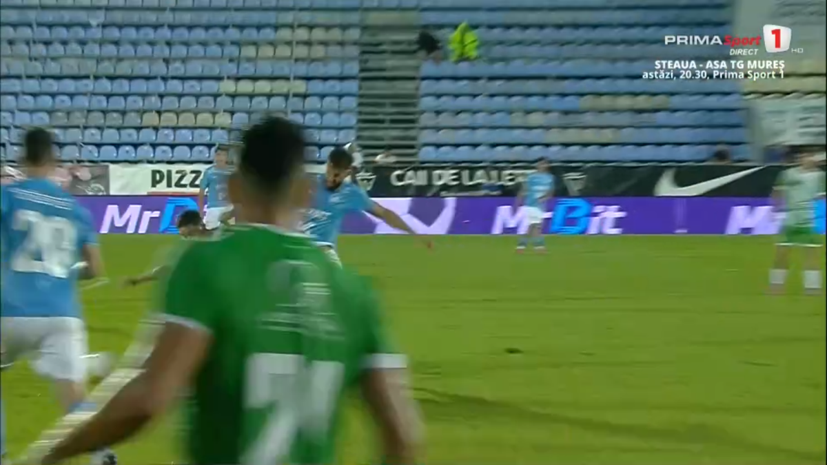 Moment incredibil la Voluntari - Concordia Chiajna: a luat două „galbene” într-un minut pentru două gesturi identice!