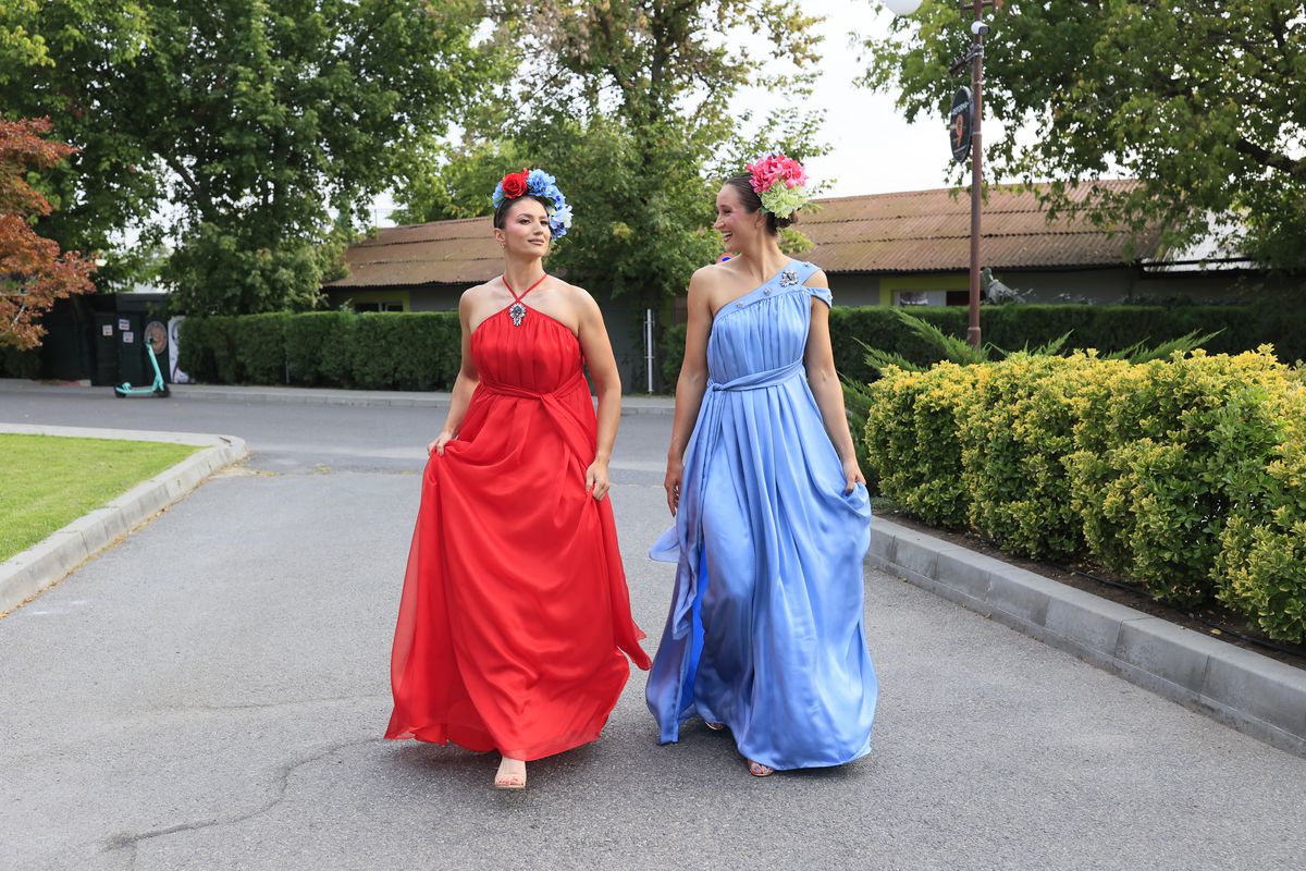 Fetele de aur Simona Radiș și Ancuța Bodnar, încântătoare pe podiumul de modă: „Prințesă!”