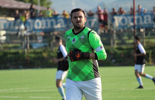 „Nebunia” de la Brașov! El e portarul care bate toate loviturile libere și se aseamnănă cu paraguayanul Jose Luis Chilavert