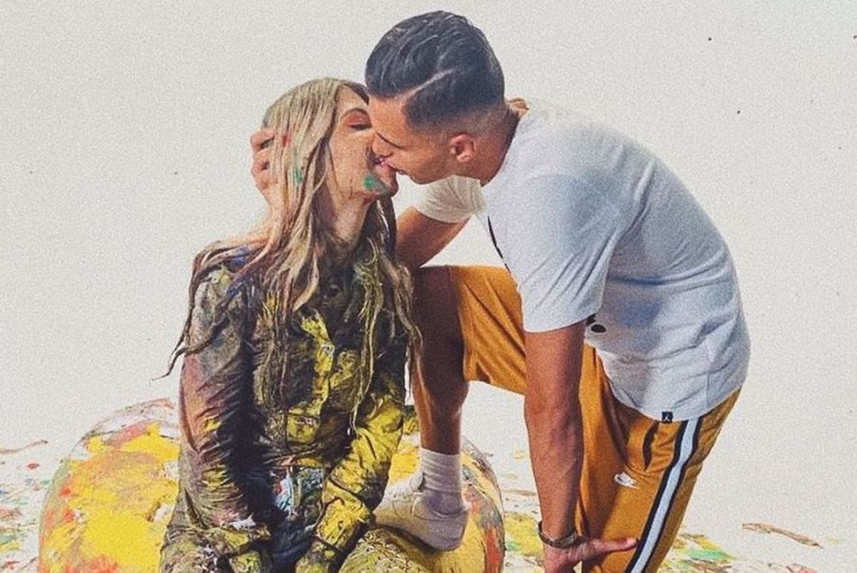 FOTO Cristi Manea și iubita lui nu se mai ascund! Primele imagini cu cei doi sărutându-se